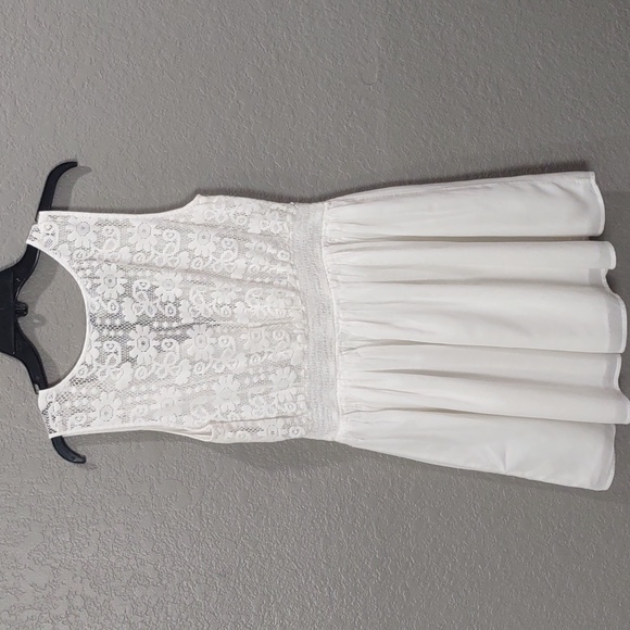 GUESS Elegant White Lace Dress - Picture 5 of 14